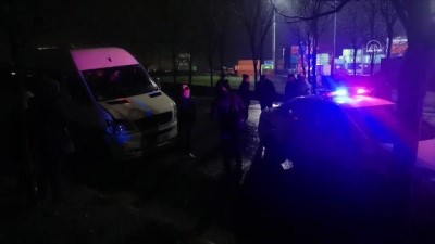 Kocaeli'de Yolun Karşısına Geçmek İsterken İşçi Servisinin Çarptığı Özbekistan Uyruklu Kadın Yaralandı