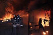 Mobilyacılar Çarşısında Yangın Açıklaması 5 Dükkan Alevlere Teslim Oldu