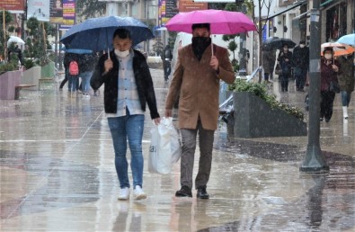 Ordu'da Sağanak Etkili Oluyor