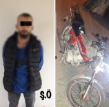 Polisi Görünce Çaldığı Motosikleti Bırakıp Kaçtı