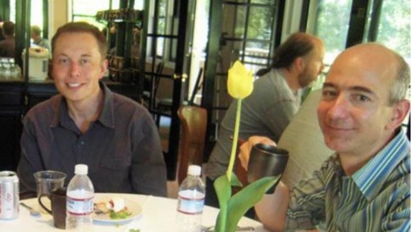 Elon Musk ve Jeff Bezos'un yıllar önce birlikte çekilmiş fotoğrafı ortaya çıktı!