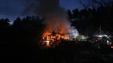 Alev Alev Yanan Baraka Küle Döndü