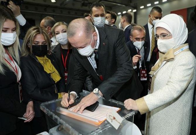 Başkan Erdoğan oyunu kullandı!