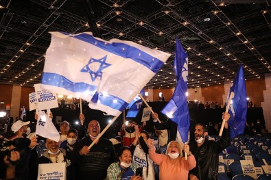 İsrail Başbakanı Netanyahu'nun Liderliğindeki Likud Partisi Seçimleri Önde Götürüyor