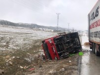 Karaman'da Devrilen Kamyonetin Sürücüsü Yara Almadan Kurtuldu
