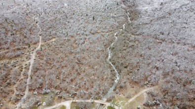 Toros Dağları'nda Yağışlar Sonrası Akan Sular Görsel Şölen Oluşturdu