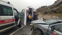 Uşak'ta Trafik Kazası; 3 Yaralı Haberi