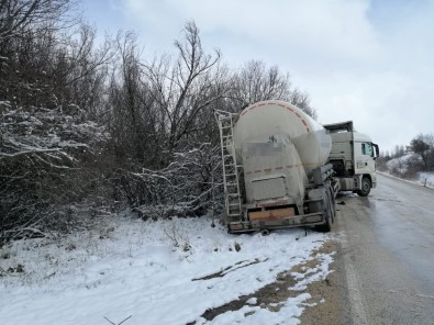 Buzlanma Mihalıççık Yolunda Kazalara Sebep Oldu