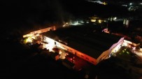 Çekmeköy'de Gıda Üretim Tesisinde Çıkan Fabrika Yangını Kontrol Altına Alındı Haberi