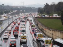 İstanbul'da Kar Nedeniyle Trafik Yoğunluğu Yüzde 65'Lere Çıktı