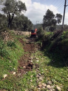 Milas'ta 2 Bin Metre Dere Temizliği Yapıldı