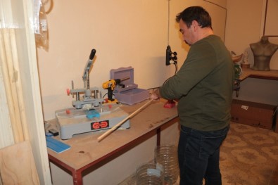 (Özel) 100 Metrekarelik Atölye İle Dünyaya Açıldı