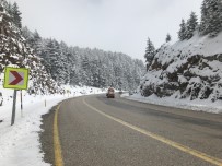 Kar Kalınlığının 1 Metreye Ulaştığı Antalya-Konya Karayolunda Kartpostallık Görüntüler Haberi