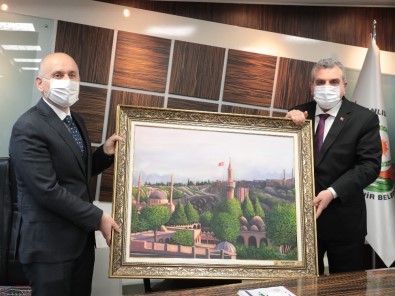 Ulaştırma Bakanı Karaismailoğlu,  Beyazgül'ü Makamında Ziyaret Etti