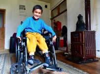 Yeşilyurt'ta Engelli Çocuğa Engelli Araç Hediyesi Haberi