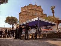 Aydın Büyükşehir Belediyesi Berat Kandili'nde Vatandaşlara Helva Dağıttı