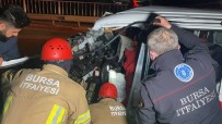 Bursa'da Araç TIR'ın Altına Girdi Açıklaması 1 Ölü 2 Ağır Yaralı