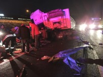 Çekici Bariyerlere Çarptı, 1 Yaralı