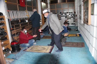 Devrek'te Berat Kandili Camilerde İdrak Edildi