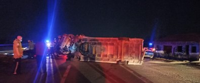 Karacabey'de Trafik Kazası Açıklaması 2 Yaralı