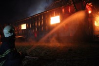 Kütahya'daki Depo Yangınını Söndürme Çalışmaları Sürüyor