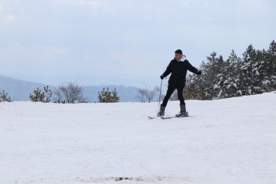 Mart Karı Kayak Merkezini Yeniden Açtırdı