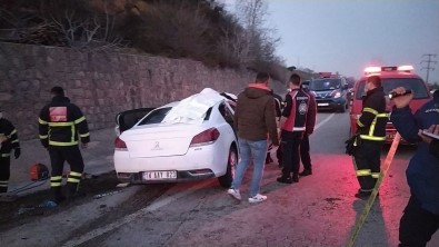 Otobüsle Otomobil Çarpıştı Açıklaması 3 Ölü, 11 Yaralı