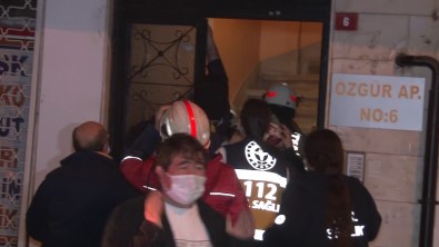 Üsküdar'da Alevlerin İçinde Kalan Yaşlı Adam Feci Şekilde Yandı