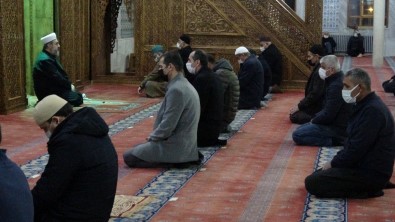 Van'da Berat Kandili Dualarla İdrak Edildi