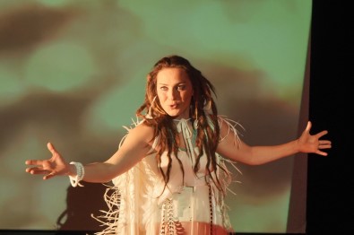 Ayça Bingöl 'Ben Anadolu' İle Büyüledi