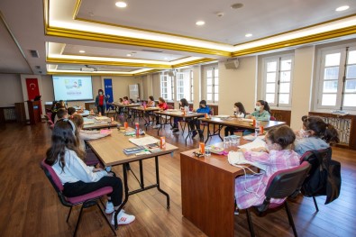 Çocukların Kaleminden Tarihi Hanlar