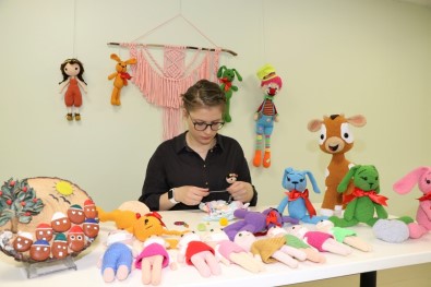 Ev Hanımları İçin Çevrimiçi El Sanatları Kursları