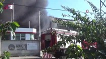 GÜNCELLEME - Mersin'de Muz Sarartma Tesisinde Çıkan Yangına Müdahale Ediliyor Haberi