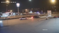 Hasta Taşıyan Ambulans Ve Otomobilin Karıştığı Kaza Kamerada