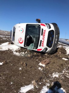 Kars'ta Ambulans Takla Attı Açıklaması 3 Yaralı