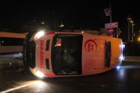 Kavşakta Meydana Gelen Kazada Ambulans Yan Yattı Açıklaması 1 Yaralı