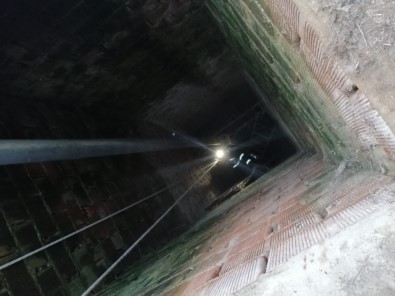 Su Kuyusuna Düşen Çocuğu İtfaiye Kurtardı