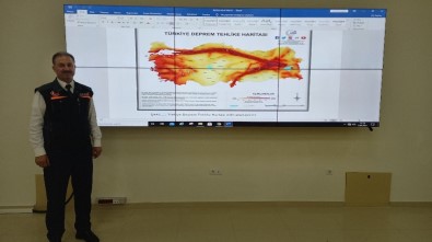 AFAD Müdürü Deprem Riskini Harita Üzerinde Gösterdi Açıklaması 'Kırıkkale'yi Çevreleyen 3 Tane Fay Zonu Var'