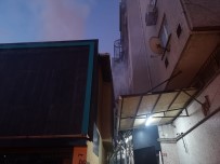 Ataşehir'deki Mobilya Fabrikası İkinci Kez Yandı Haberi