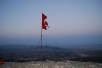 Denizli'de Ülkü Ocakları 1840 Metre Yükseklikte Türk Bayrağını Değiştirdi Haberi
