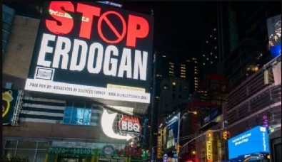 FETÖ'cü lobi ABD'de algı peşinde! New York sokaklarında Türkiye ve Erdoğan aleyhine çirkin ifadeler