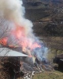 Köy Evi Yangında Kullanılamaz Hale Geldi Haberi