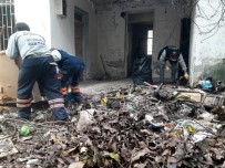Mersin'de Terk Edilmiş Evden 4 Römork Çöp Çıkarıldı Haberi