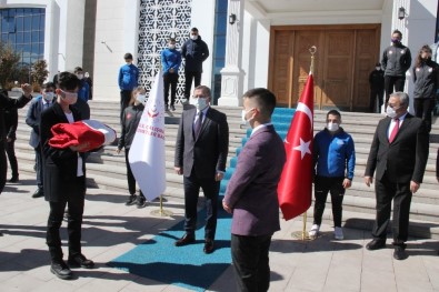 Yozgat'ta Bayrak Teslim Töreni Düzenlendi