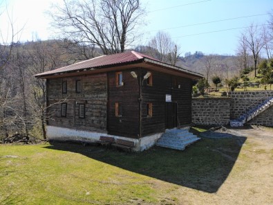 2 Asırlık Osmanlı Yapıtı Çivisiz Camii, Tarihe Işık Tutuyor