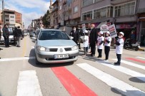 Dursunbey'de Yaya Geçitlerine 'Kırmızı Çizgi' Uygulaması