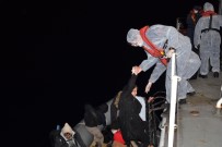 İzmir'de 71 Düzensiz Göçmen Kurtarıldı