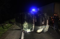 Minibüsle Otomobil Kafa Kafaya Çarpıştı Açıklaması 3 Yaralı Haberi