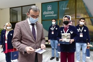 Pendik'te Her Eve Hijyen Seti Dağıtımı Başladı