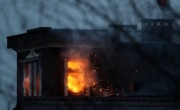Rusya'da Gözaltına Alınmak İstenen Şahıs Evini Ateşe Verdi